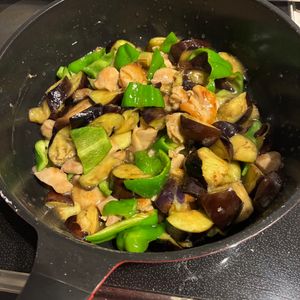 1169387の作ってみた!投稿(鶏肉となすとピーマンのとろとろ甘酢あんのチキン南蛮🤤🍚)