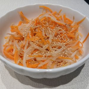 NOBの作ってみた!投稿(材料２つ！簡単副菜・もやしとにんじんのナムル)