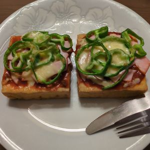 たりおの作ってみた!投稿(嬉しい低糖質！厚揚げピザ)