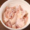 簡単でおすすめ!鶏もも肉とピーマンの明太子炒めの工程1