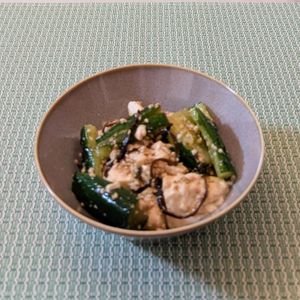 𝔂𝓾𝓶𝓲🍓の作ってみた!投稿(きゅうりと豆腐《やみつき♡塩昆布サラダ》)