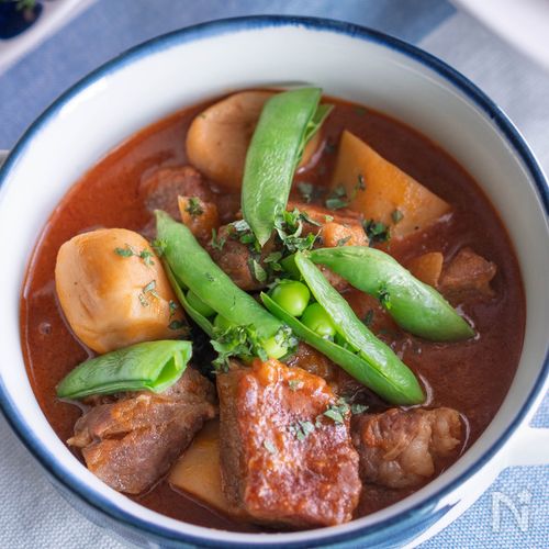 【エリンギと豚肉のゴロゴロデミ風煮込み】短い煮込み時間で♪