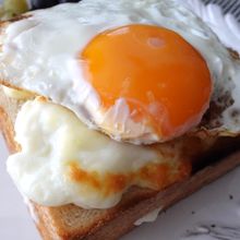 パリの定番カフェ飯【クロック・ムッシュ】