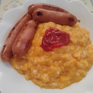 MmmZzzの作ってみた!投稿(【ふわふわとろとろ♡定番のスクランブルエッグ】まるでホテル！)