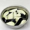 なすのレンジ蒸しバルサミコ和えの工程1