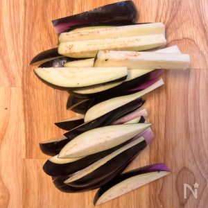 なすが美味しすぎる！【とろとろ茄子の辛味噌ネギ炒め】 | レシピ