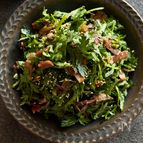春菊と舞茸のベーコンの冬のサラダ