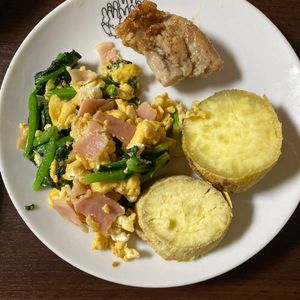 ころたんの作ってみた!投稿(【ほうれん草と卵とベーコンのマヨ炒め】彩りおかず♡お弁当にも)