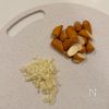 つまみ食いが止まらない！【スモークチーズと枝豆のペペロン風】の工程1