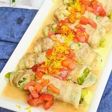 レンジで簡単♪豚バラ肉のレタスチーズ巻き
