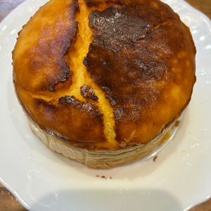 くだもの大好き🧡の作ってみた!投稿(材料4つ！お餅でバスクチーズケーキの作り方！)