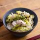 旨味で炊き込む「塩麴と塩昆布のアスキャベ釜飯」