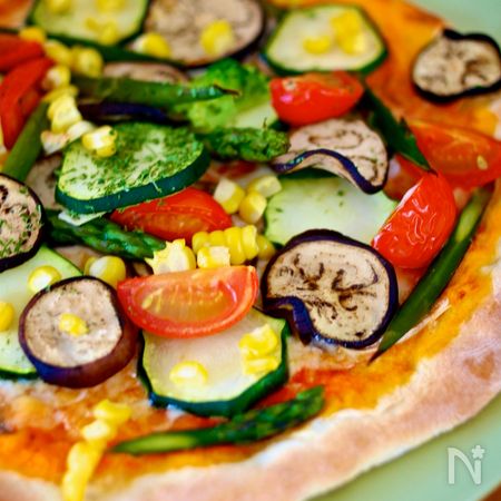 夏野菜の彩りピッツァ By しばいぬ レシピサイト Nadia ナディア プロの料理家のおいしいレシピ