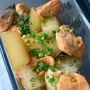 ®︎♡♡の作ってみた!投稿(冬のごちそう【鮭と大根の黄金煮】ほっこり。味染み。)