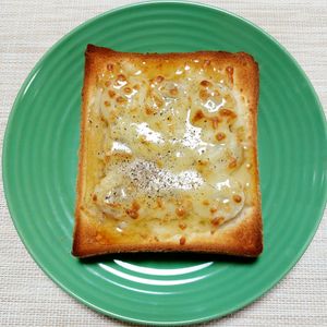 よっこの作ってみた!投稿(はちみつチーズおつまみバナナトースト)