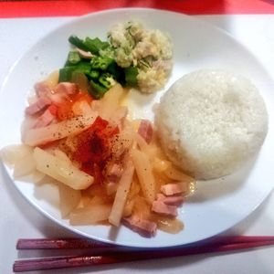 moの作ってみた!投稿(煮るだけ♪とろとろ甘〜い♪『大根とベーコンのだしバター煮』)