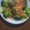ミナの作ってみた!投稿(ワンパン10分♪焼きブロッコリーのチーズおかかのせ)