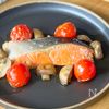秋に食べたい【鮭とマッシュルームのアヒージョ】