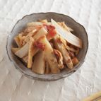 れんこんと油揚げの梅きんぴら