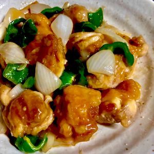 せーちゃんの作ってみた!投稿(行列の中華屋さんの🍚鶏肉のオイスターバター黒胡椒炒め🤩)