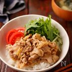 豚こまと玉ねぎのめんつゆマヨソテー丼