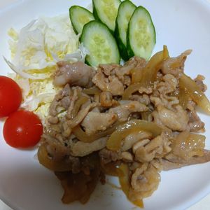 marine55の作ってみた!投稿(たっぷり千切りキャベツと一緒に食べる♡『豚こま肉の生姜焼き』)