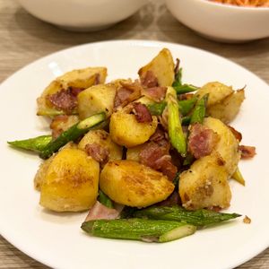 ユウハの作ってみた!投稿(アスパラベーコンとポテトのコンソメチーズソテー【#作り置き】)