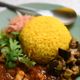 炊飯器でインドカレー店のターメリックライス