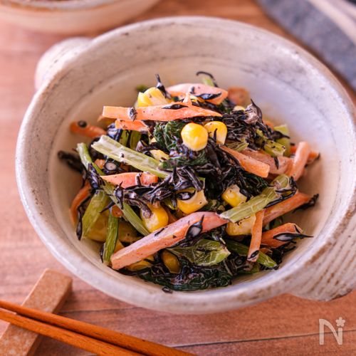 【ひじきと小松菜の鶏がらマヨ和え】レンジで簡単おいしい！