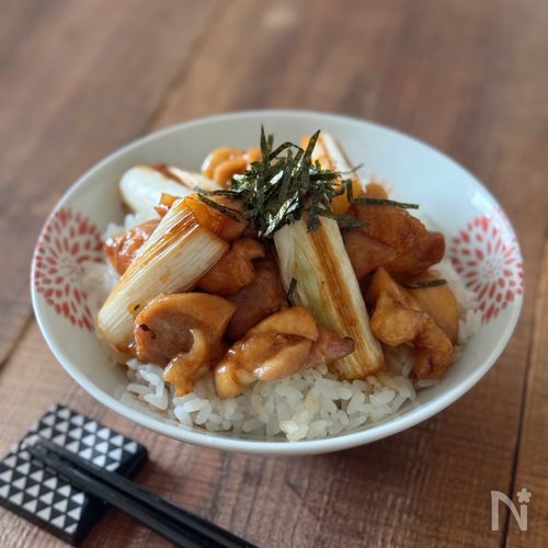 焼き鳥丼【甘辛だれがたまらん！】