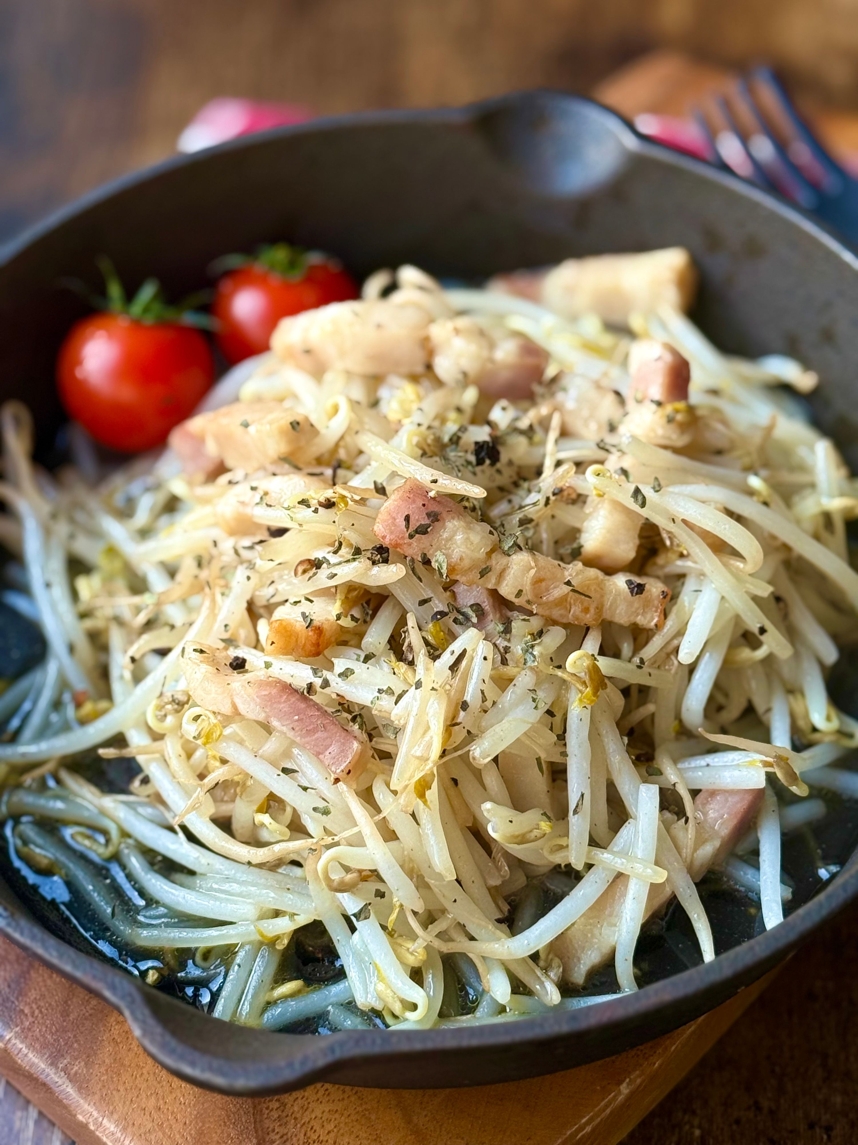 味付けこれだけ！さっと作れる！もやしとベーコンのソテー | レシピ