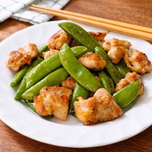 【スナップえんどうと鶏肉のコンソメバター炒め】