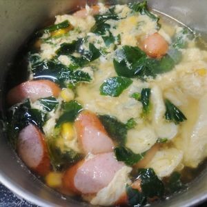ヤコの作ってみた!投稿(【ウインナーとほうれん草の洋風たまごスープ】簡単おいしい♪)
