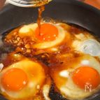 背徳のガリバタ煮込み目玉焼き