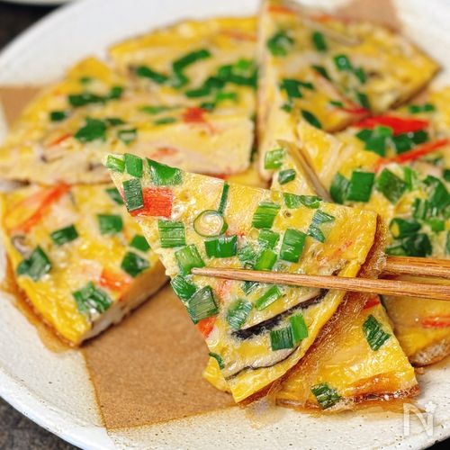 【カニカマの中華風卵焼き】彩りも良くて具沢山！お弁当にも◎