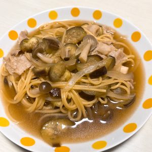 ぷりんの作ってみた!投稿(豚肉となすの和風スープパスタ【ワンパンで簡単♪】)