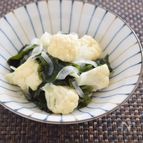 カリフラワーとわかめの酢の物　忘年会続きの胃もたれ対策に！