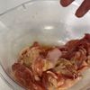【新玉トロ豚丼】やわやわジューシーな神豚丼の工程1