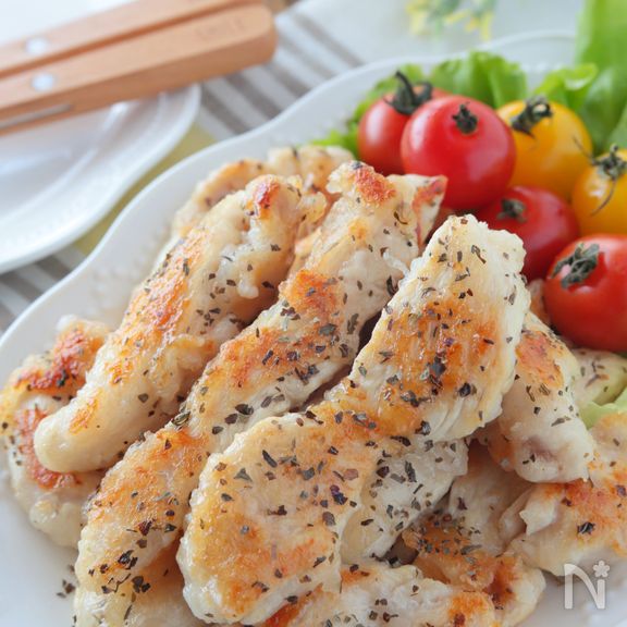 胸肉柔らか♪鶏胸肉のレモンバジルチキン