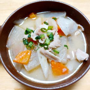 よっこの作ってみた!投稿(【もはやおかず！ほっこりしみうま♡】具だくさん豚汁)