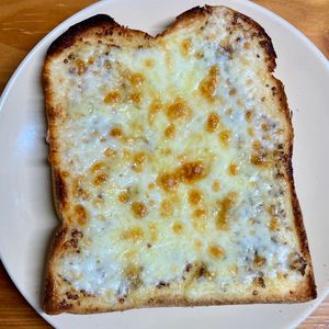 Kの作ってみた!投稿(【スパイシーチーズトースト】とろ〜りチーズと弾けるマスタード)