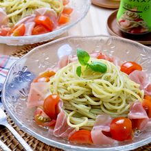 すっきり爽やか♪『生ハムとミニトマトの冷製バジルパスタ』