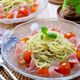 すっきり爽やか♪『生ハムとミニトマトの冷製バジルパスタ』