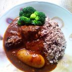 猪肉の赤ワイン煮込み