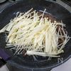 春雨とエノキ、合い挽き肉のすき炒めの工程4