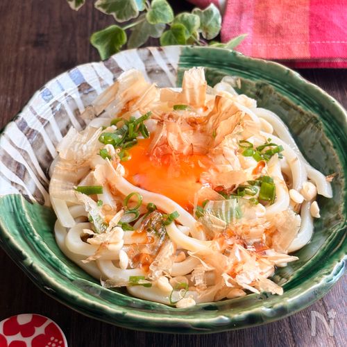『卵1つで』カツオ風味のだし醤油ぶっかけうどん
