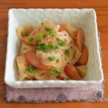 シャキシャキ！レンコンとウインナーの甘辛きんぴら