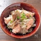 ＜秋ごはん＞鮭とまいたけの炊き込みごはん
