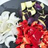 鶏もも肉と夏野菜の濃厚みそトマト煮の工程1