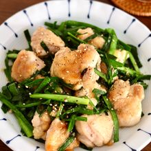 『鶏もも肉とニラの中華風炒め』ご飯がすすむ！🍚